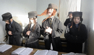 Lev Tahor Children Praying and Studying